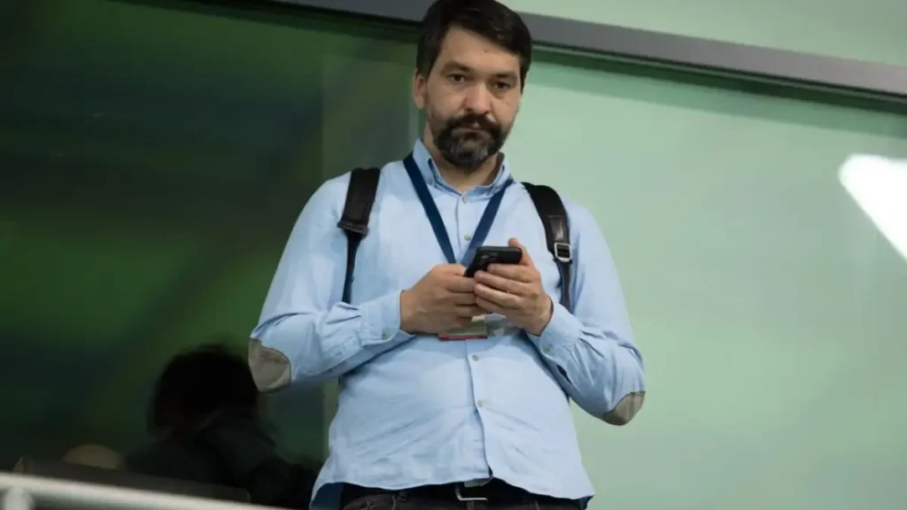 E3B0C3D4-BE7D-4C15-9ABF-B47180953F61